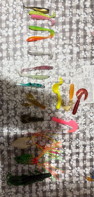 Lote de señuelos de pesca variados