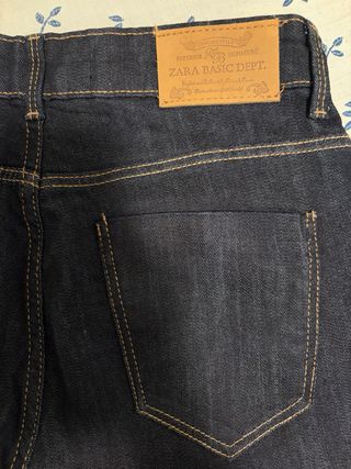 Pantalón vaquero azul oscuro