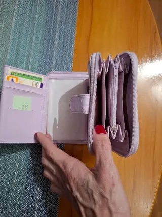 Monedero nuevo