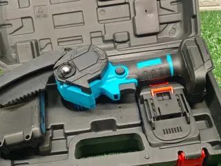 Mini Sierra 8" 2 Baterías 21V + Maletín