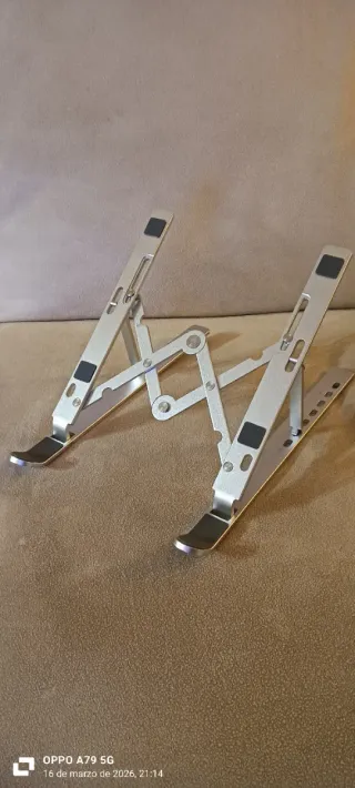 Soporte Plegable Portátil y Tablet