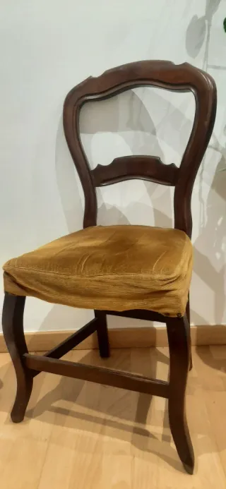 Silla de madera