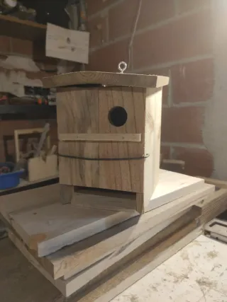 Caja nido 28mm para pájaros