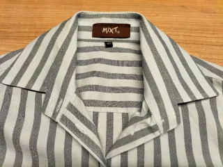 Camisa mujetr rayas azul grisáceo. Marca MIXT
