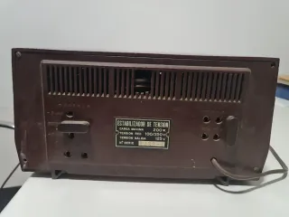 Radio. Estabilizador de tensión.