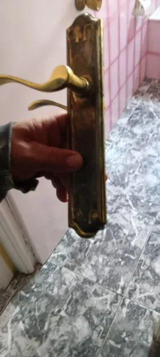 Trípode para móvil con doble sujeción