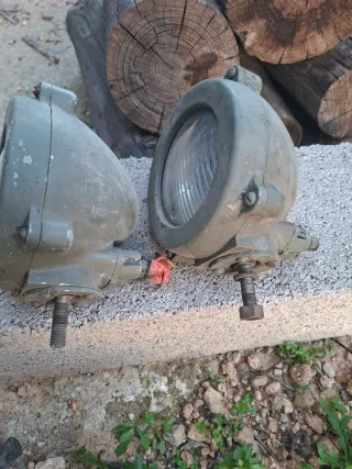 Focos militares para restaurar. Precio unidad.