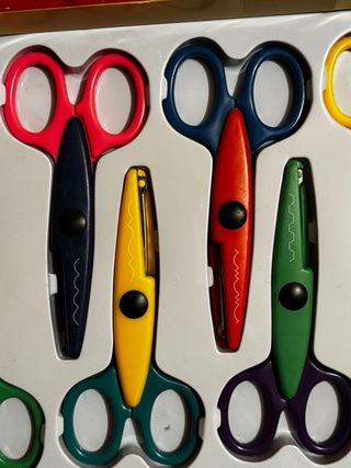 10 Tijeras de manualidades con patrones de corte