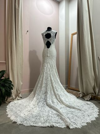 Vestido de novia Aire Barcelona Rosa Clará encaje