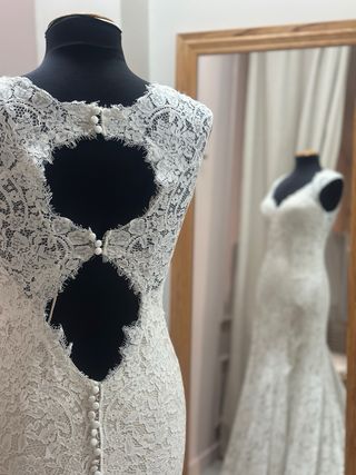 Vestido de novia Aire Barcelona Rosa Clará encaje