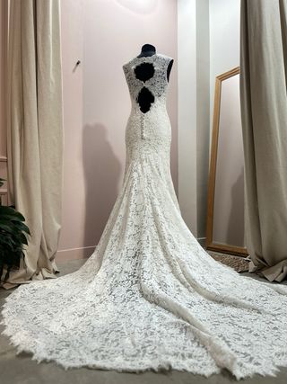 Vestido de novia Aire Barcelona Rosa Clará encaje