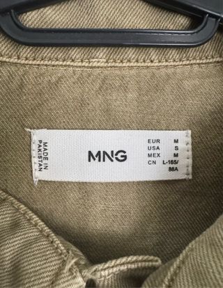 Chaqueta tejana verde de Mango