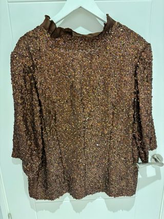 Conjunto marrón lentejuelas y volantes