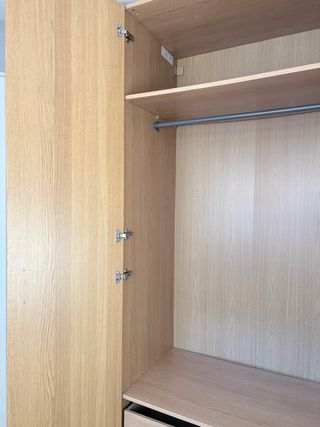 Armario alto de madera 2,36 m – Gran capacidad