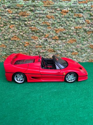 Ferrari F50 (1995) – Escala 1:18 – Maisto