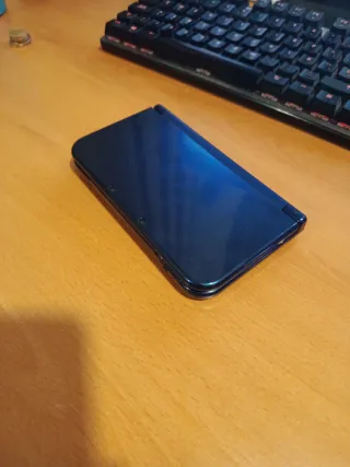 New Nintendo 3DS XL Azul + Tarjeta microSD 64GB