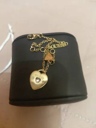 Pulsera Guess Corazón con Bolsita