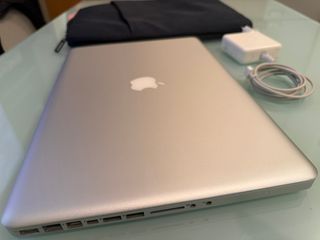 MacBook Pro 15" i7 Quad-Core ssd display antiglare