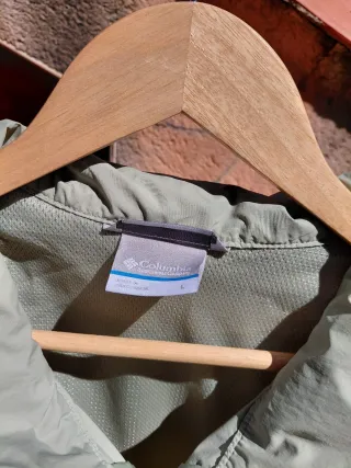 Chaqueta Cortavientos Columbia - Talla L Nuevo