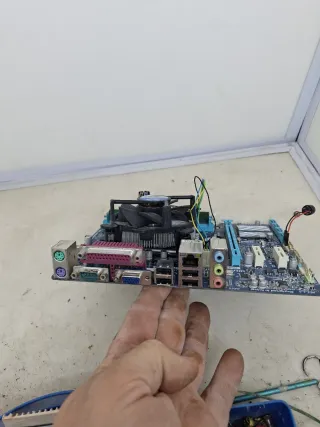 Placa Base Gigabyte GA-H61M-DS2