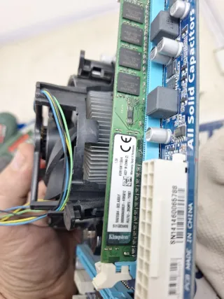 Placa Base Gigabyte GA-H61M-DS2