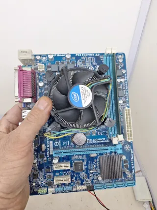 Placa Base Gigabyte GA-H61M-DS2