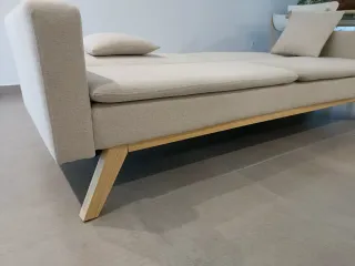 Sofá Cama Beige Tela y Madera