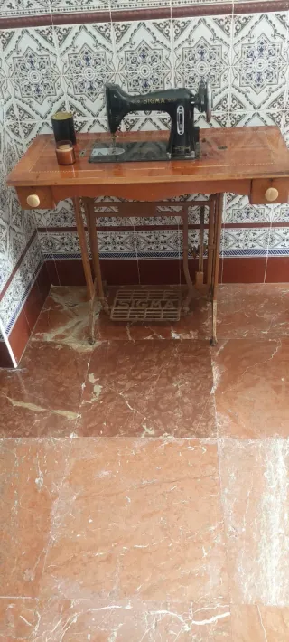 Máquina de coser Sigma antigua
