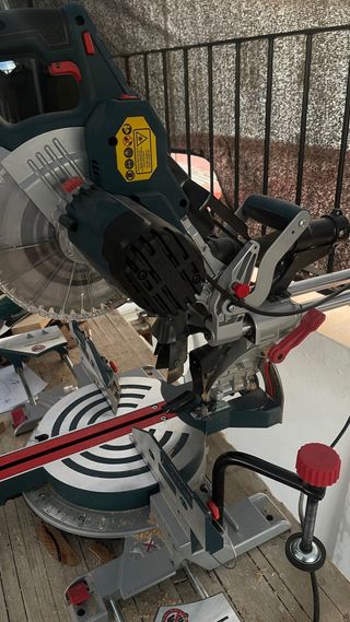 Ingletadora Bosch GCM 8 SJL 1600W