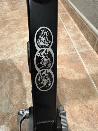 Patinete Decathlon rosa y negro