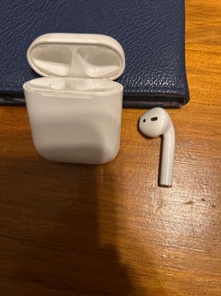 Airpods pro 1- Casco Derecho con Muesca