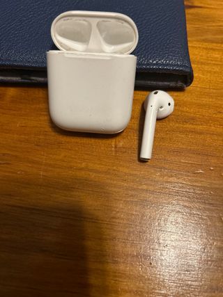 Airpods pro 1- Casco Derecho con Muesca