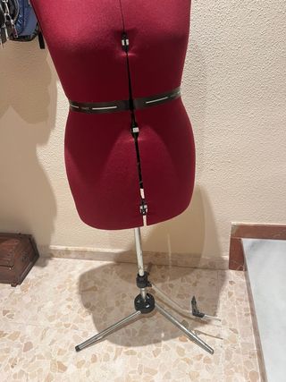 Maniquí Costura Ajustable Rojo