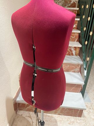Maniquí Costura Ajustable Rojo