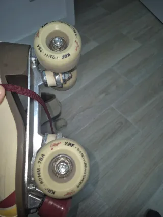 Patines 4 ruedas KRF + protecciones talla 37