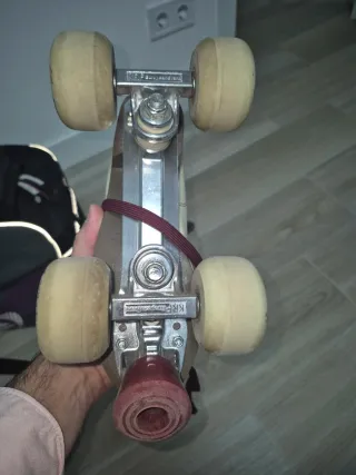 Patines 4 ruedas KRF + protecciones talla 37