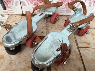 Patines Antiguos con Bolso Cuadros