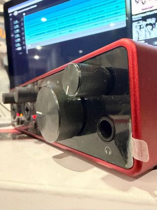 Micro + Scarlett 2i2 (3a Gen)