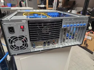 Servidor Xeon E5 32GB SSD Raid x7 HDD Quadro