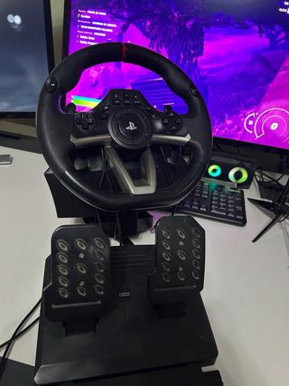 Volante y Pedales HORI para PS4