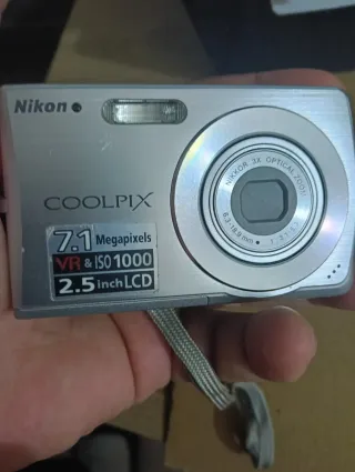 Cámara Digital Nikon COOLPIX S200 Plateado