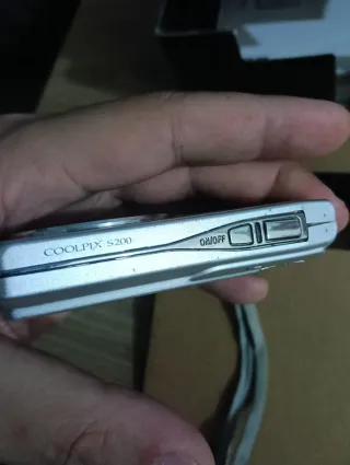 Cámara Digital Nikon COOLPIX S200 Plateado