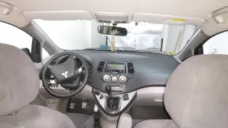 Mitsubishi Grandis 2008