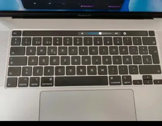 MacBook Pro 2019 Plata I9 16 Pulgadas