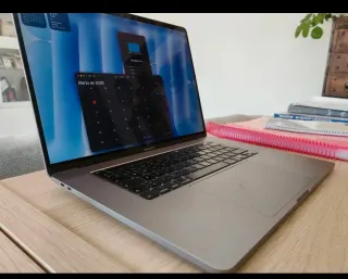 MacBook Pro 2019 Plata I9 16 Pulgadas