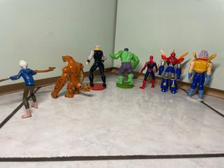 Set Giocattoli Personaggi Marvel e Altri