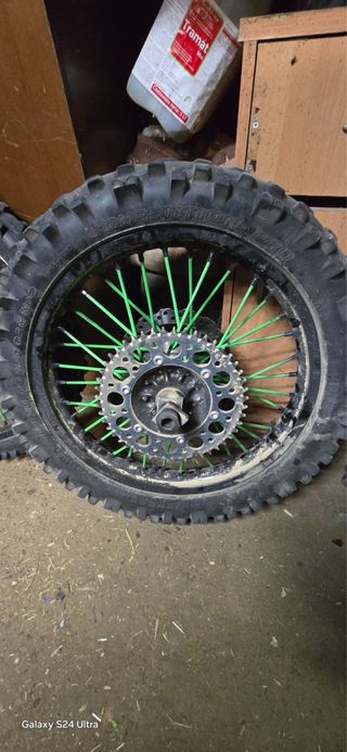 Llanta Kawasaki KXF con Aros Verdes