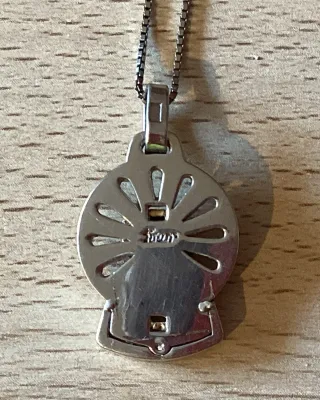 Medalla Plata con Silueta Oro