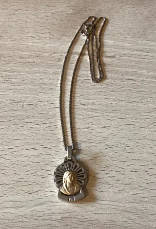 Medalla Plata con Silueta Oro