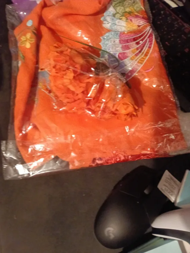 Mantoncillo bordado tono  mandarina